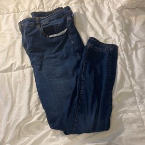 Mid Rise Skinny Jean